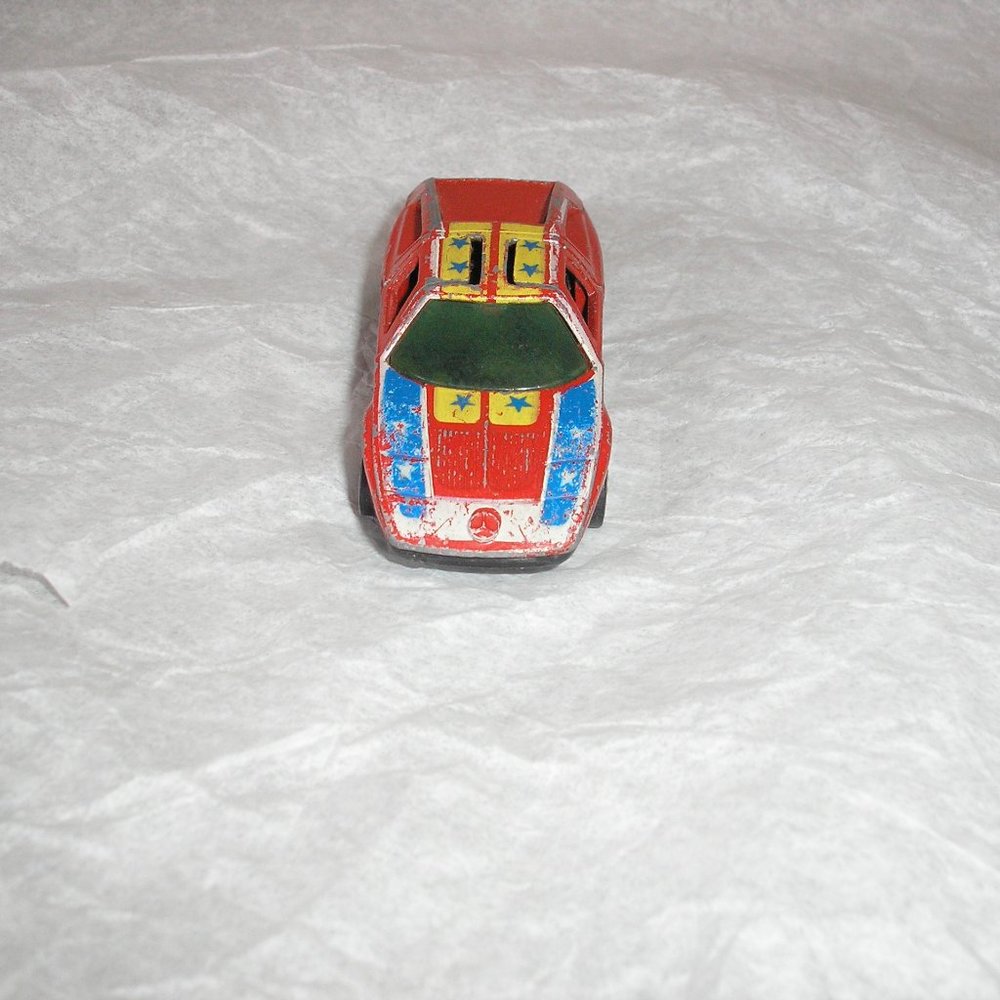 Hot Wheels Redline Mercedes Benz C-111 Red HK (1974) - Picture 2 of 10